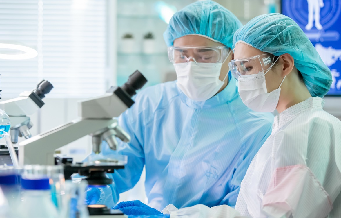 biopharmaceuticals and biotechnology lab technicians microscope